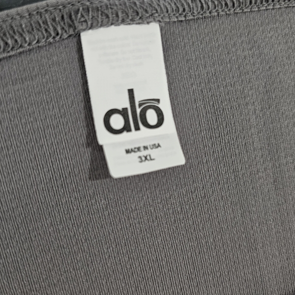 NWOT Men's Gray Alo Yoga Quick Dry Athletic Tank Sleeveless Shirt 3XL - Picture 2 of 3